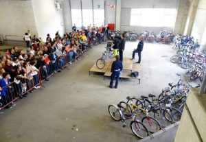 Màn đấu giá 5 đô la - câu chuyện ý nghĩa nhân văn và những con người nhân hậu