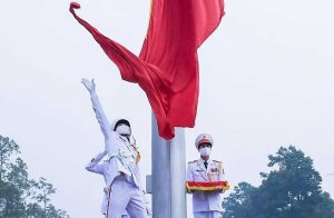 Vì Sao Lễ Thượng Cờ tại Quảng Trường Ba Đình là Khoảnh Khắc Mỗi Người Dân Việt Nam Nên Trải Nghiệm